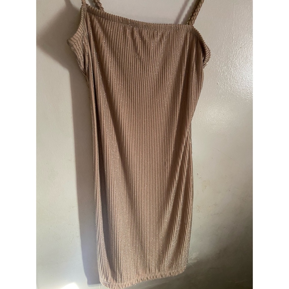 Glittery gold dress for any occasion!